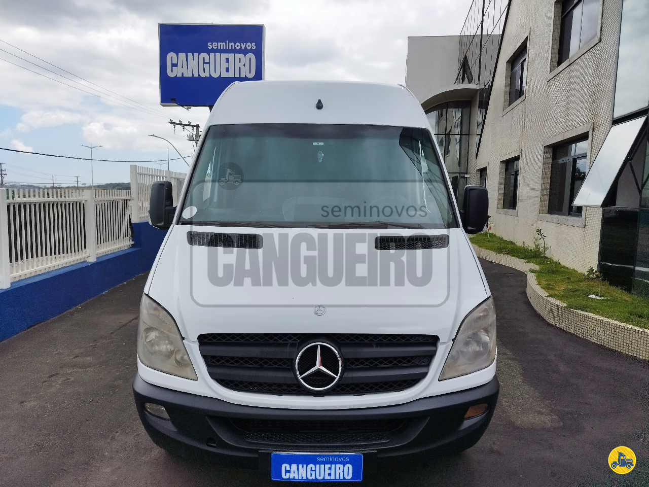 UTILITARIOS MERCEDES-BENZ Sprinter Furgão 415 Seminovos Cangueiro Caminhões CARIACICA ESPÍRITO SANTO ES
